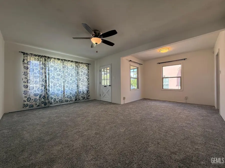 211 E WOODROW STREET, Taft, CA 93268 - #2