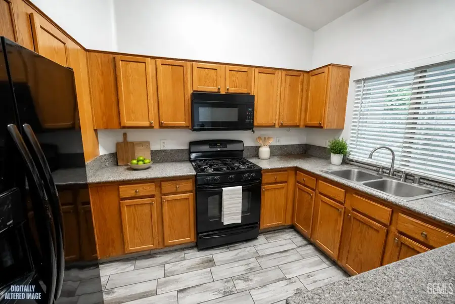 5005 OTTERS MEADOW DRIVE, Bakersfield, CA 93313 - #3