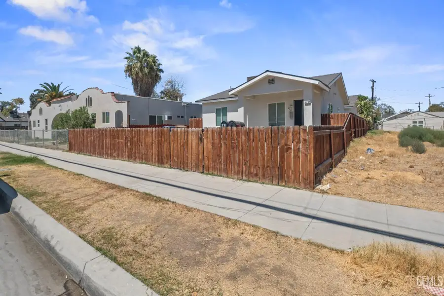 1720 FORREST STREET, Bakersfield, CA 93304 - #3