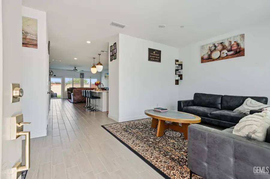 3321 TWIN KNOLLS LANE, Shafter, CA 93263 - #3