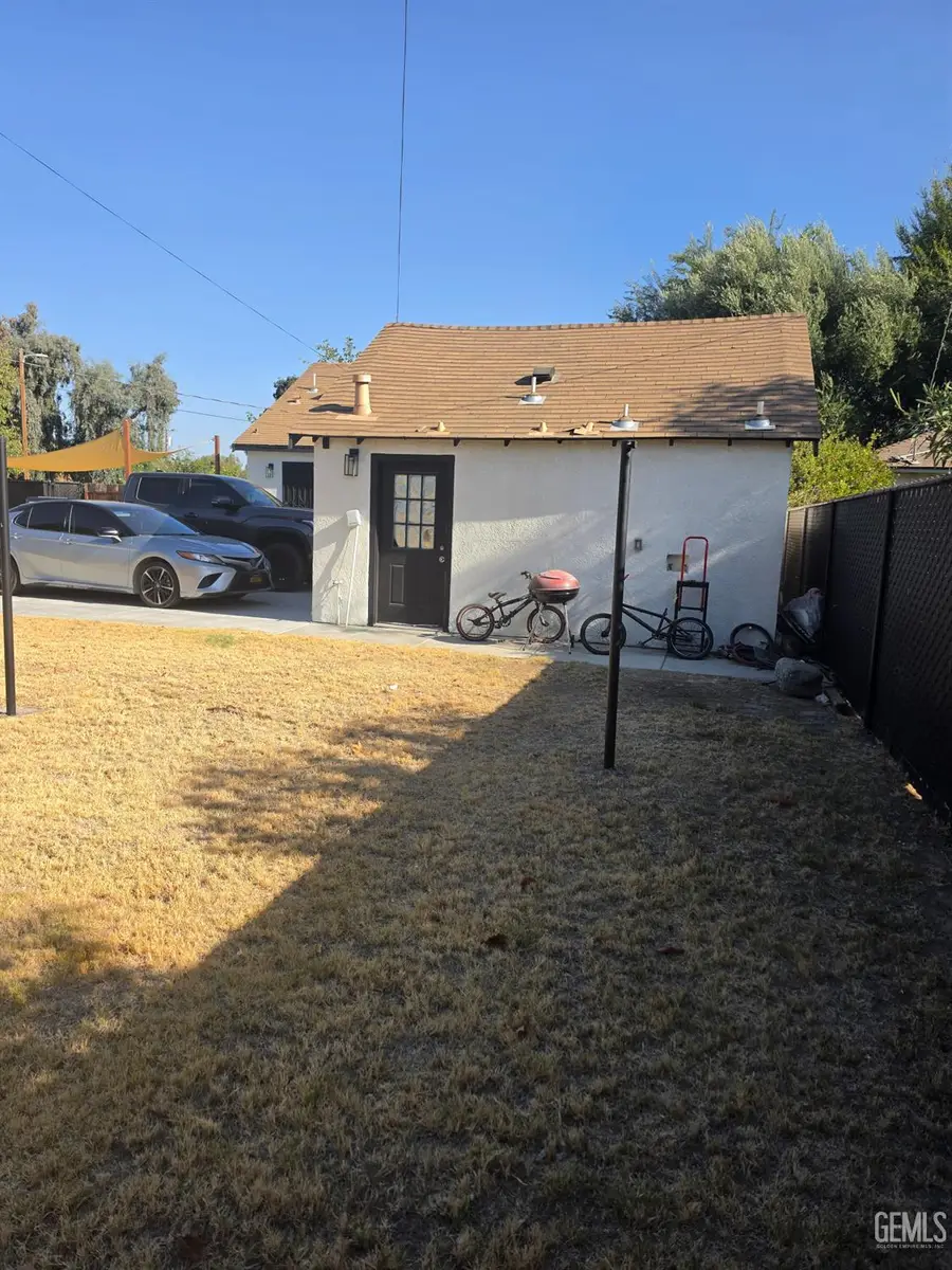 1831 BUENA VISTA ST, Bakersfield, CA 93304 - #2