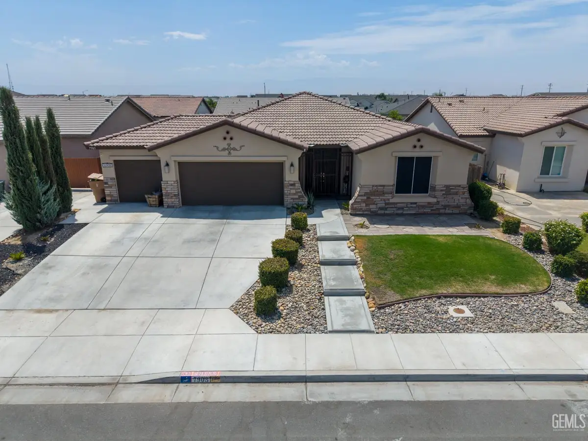 7903 BANDELIER DRIVE, Bakersfield, CA 93313 - #1