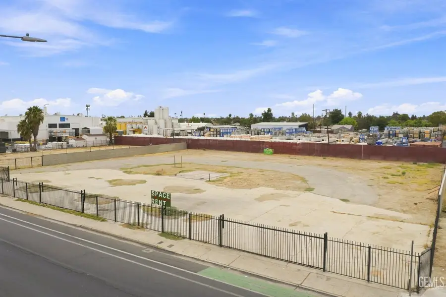 241 UNION AVENUE, Bakersfield, CA 93307 - #2