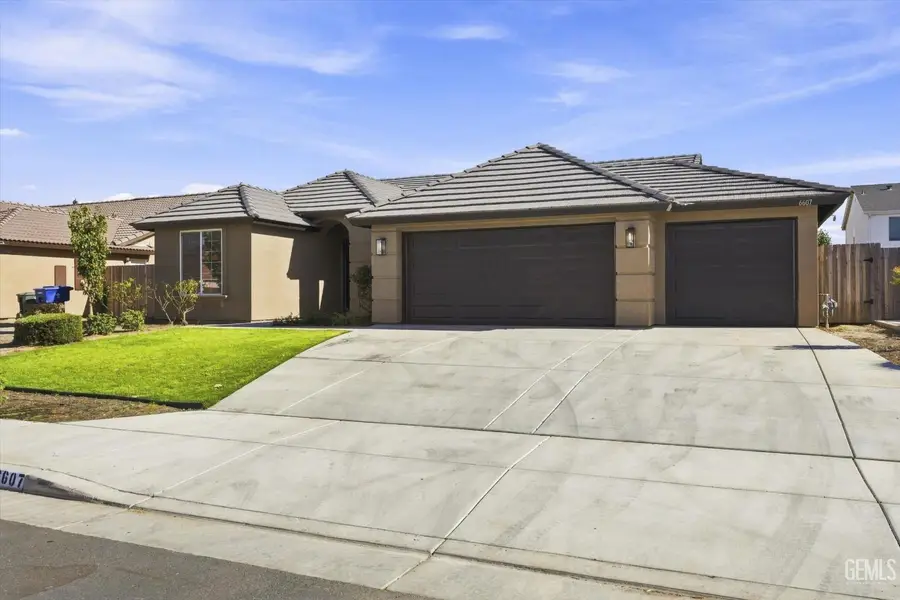 6607 SUNCHASE DRIVE, Bakersfield, CA 93313 - #3