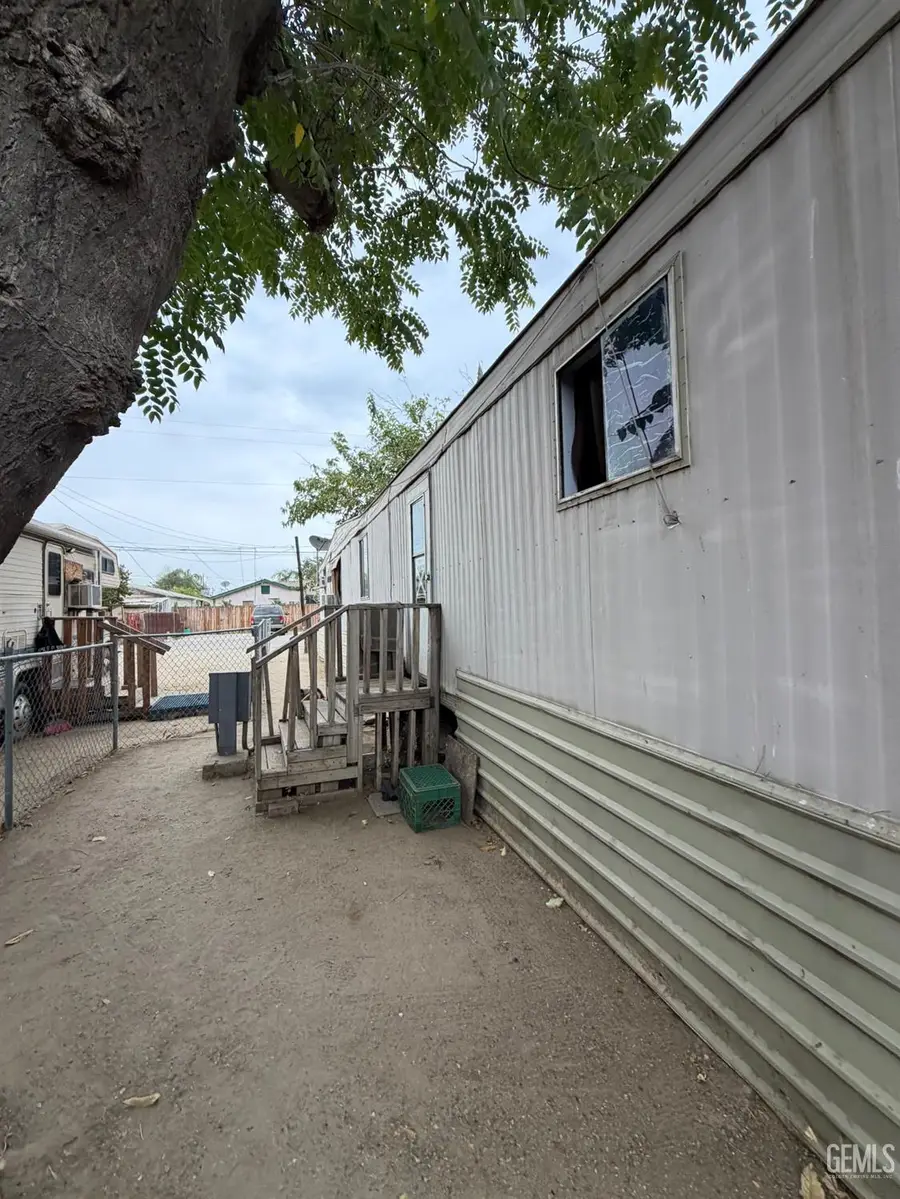108 W ORANGE AVENUE #16, Shafter, CA 93263 - #3