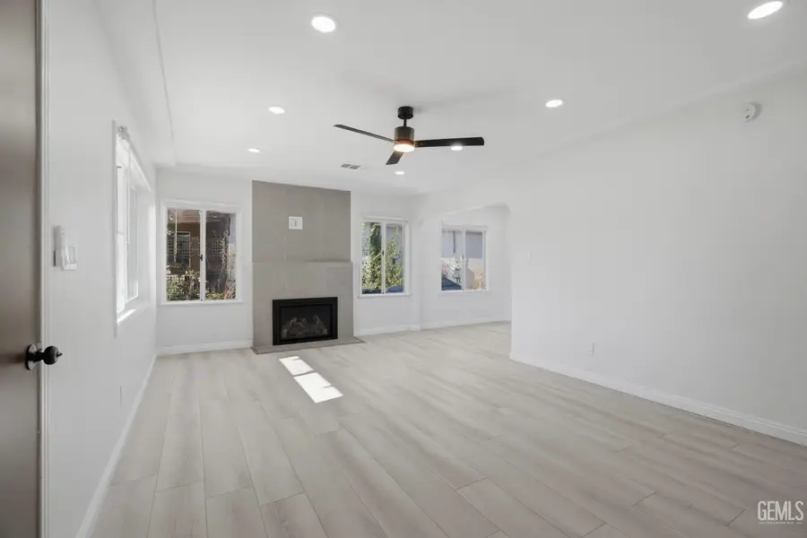 808 CAYLOR STREET, Bakersfield, CA 93304 - #3