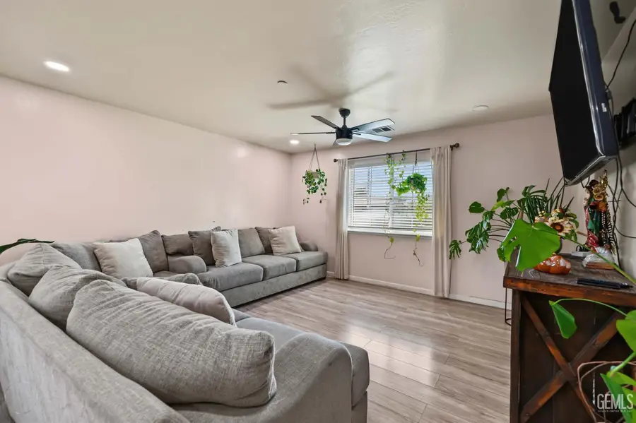 1794 FLORES COURT, Arvin, CA 93203 - #3