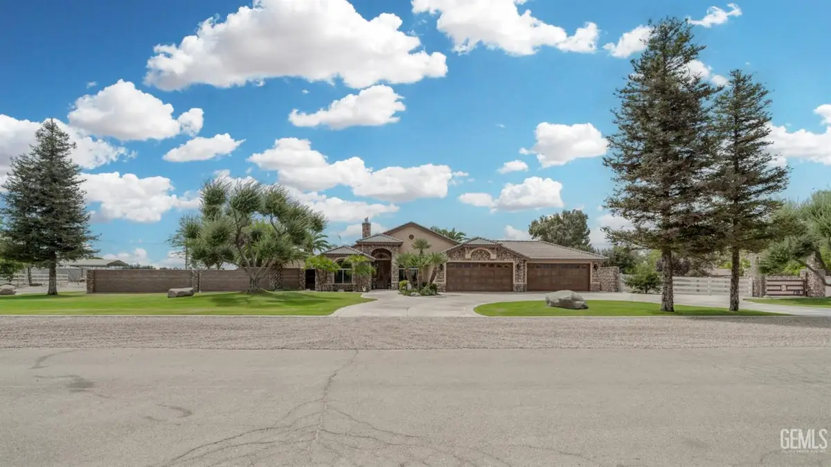 6131 PORTERFIELD AVENUE, Bakersfield, CA 93307 - #1