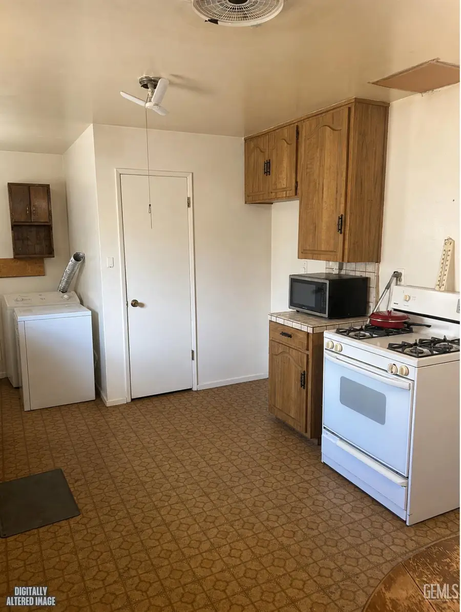 501 TYLER STREET, Taft, CA 93268 - #3
