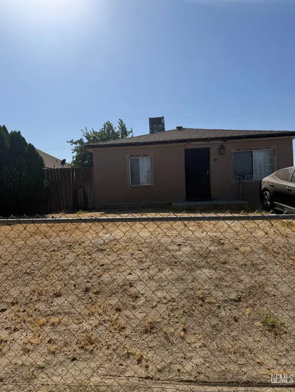 6815 BETTY STREET, Bakersfield, CA 93307