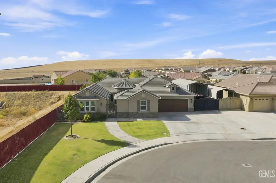 8823 MORNINGSTAR AVENUE, Bakersfield, CA 93306 - #2