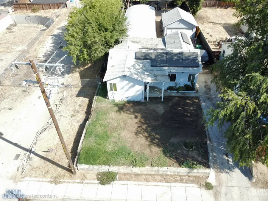 320 COLUMBUS STREET, Bakersfield, CA 93305 - #2