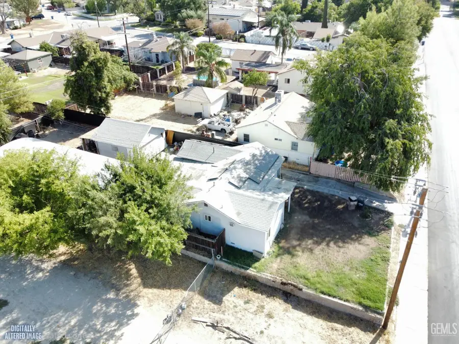 320 COLUMBUS STREET, Bakersfield, CA 93305 - #3