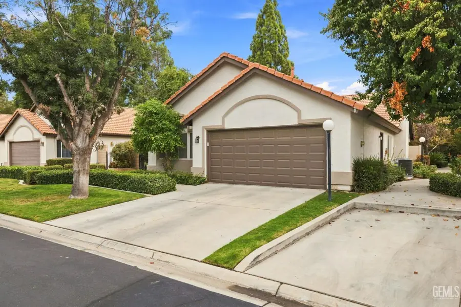 6901 COURTSIDE CIRCLE #19, Bakersfield, CA 93309 - #3