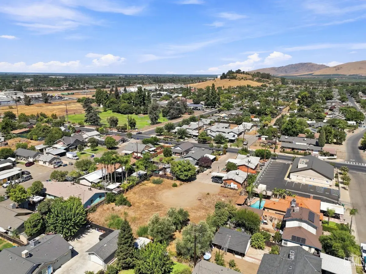 1078 EAST TULARE RD ROAD, Tulare, CA 93274 - #1