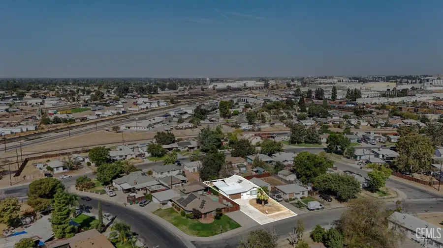 1406 EL TEJON AVENUE, Bakersfield, CA 93308 - #2
