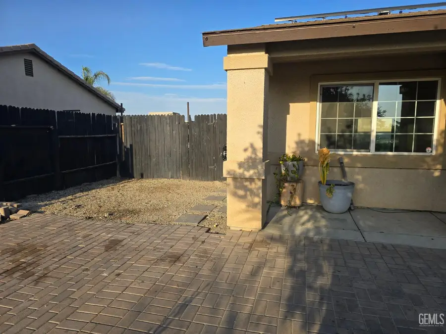6100 WALKABOUT DRIVE, Bakersfield, CA 93307 - #3