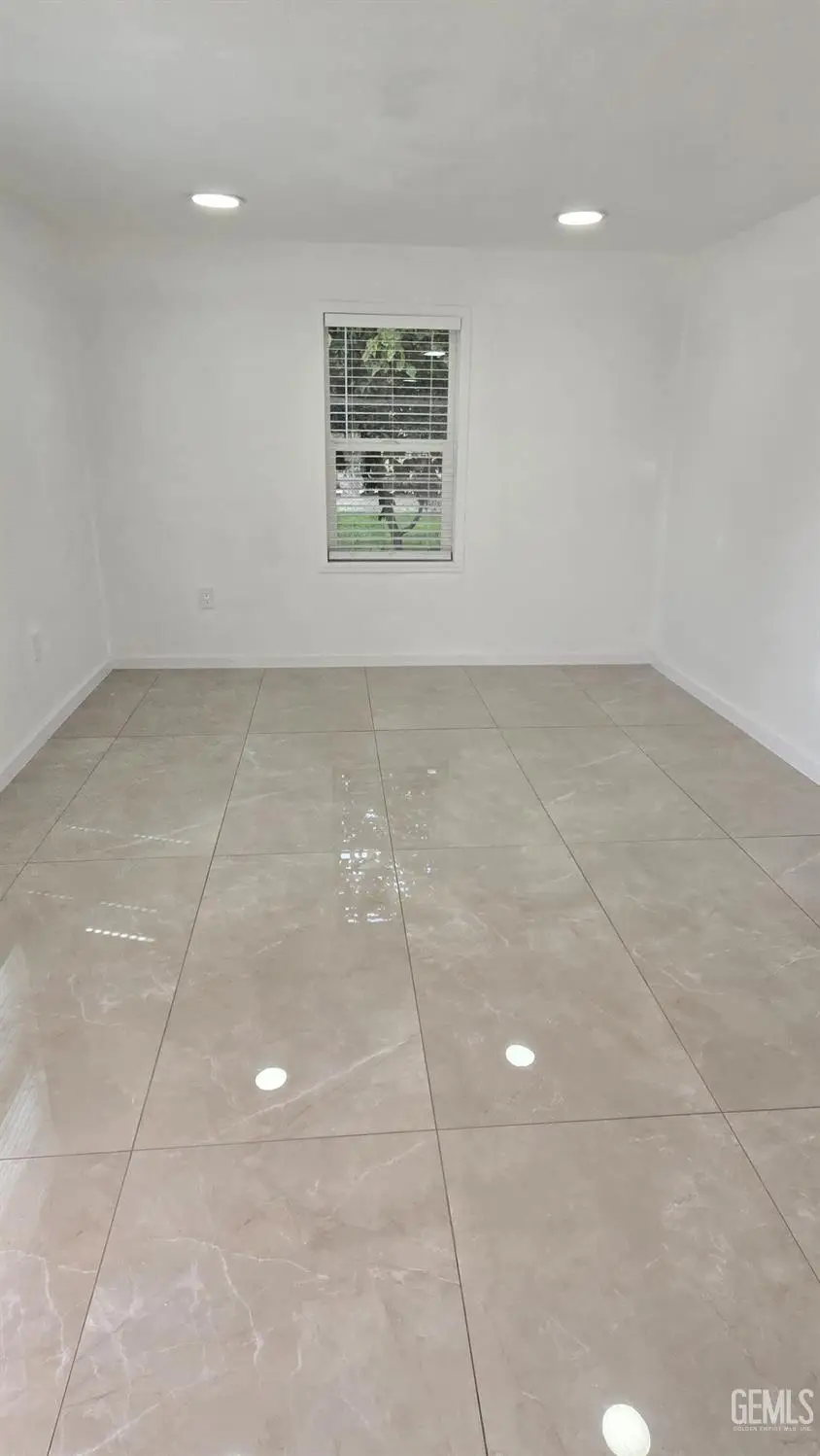 7900 ALDEN STREET, Lamont, CA 93241 - #3