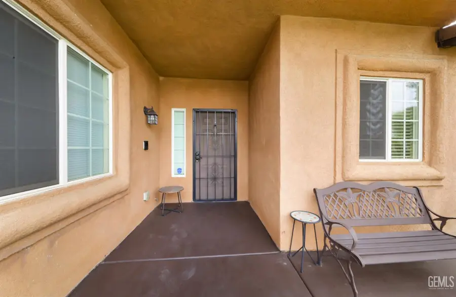 5531 EL PALACIO DRIVE, Bakersfield, CA 93307 - #3