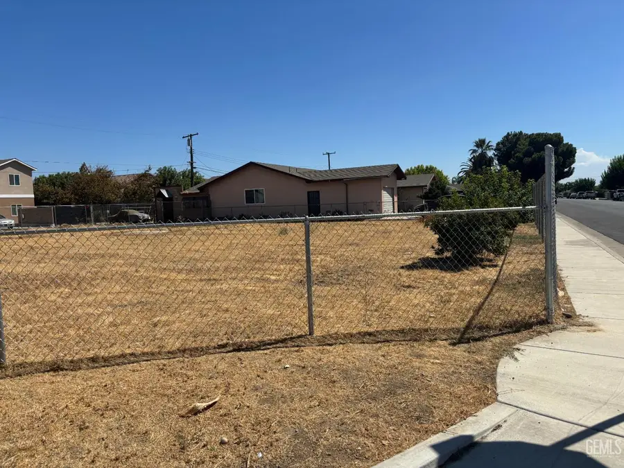 1946 DOVER STREET, Delano, CA 93215 - #2