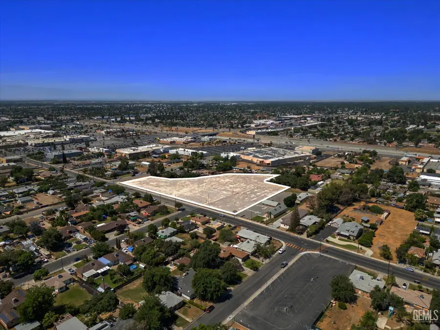 1101 CASTRO LANE, Bakersfield, CA 93304 - #3