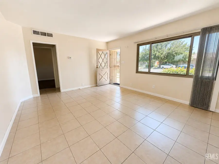 2908 IDAHO STREET, Bakersfield, CA 93305 - #3