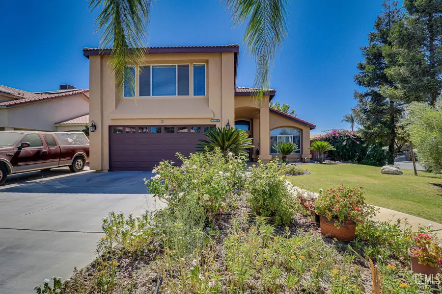 6215 CARTAGENA AVENUE, Bakersfield, CA 93313 - #2