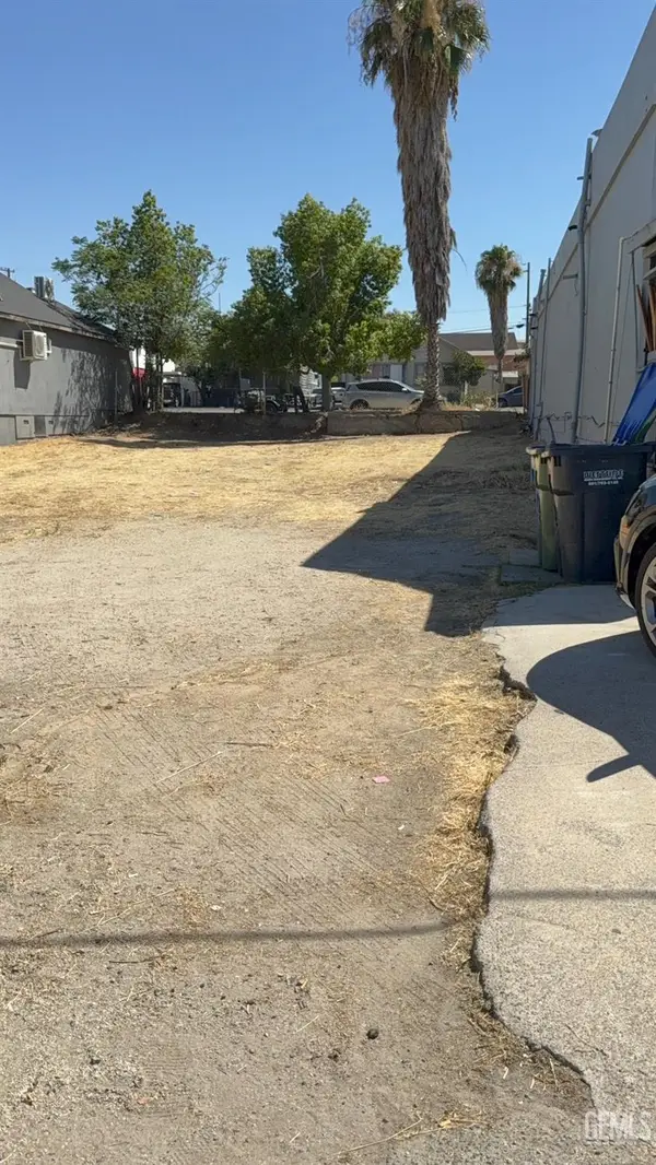 520 KERN STREET, Taft, CA 93268