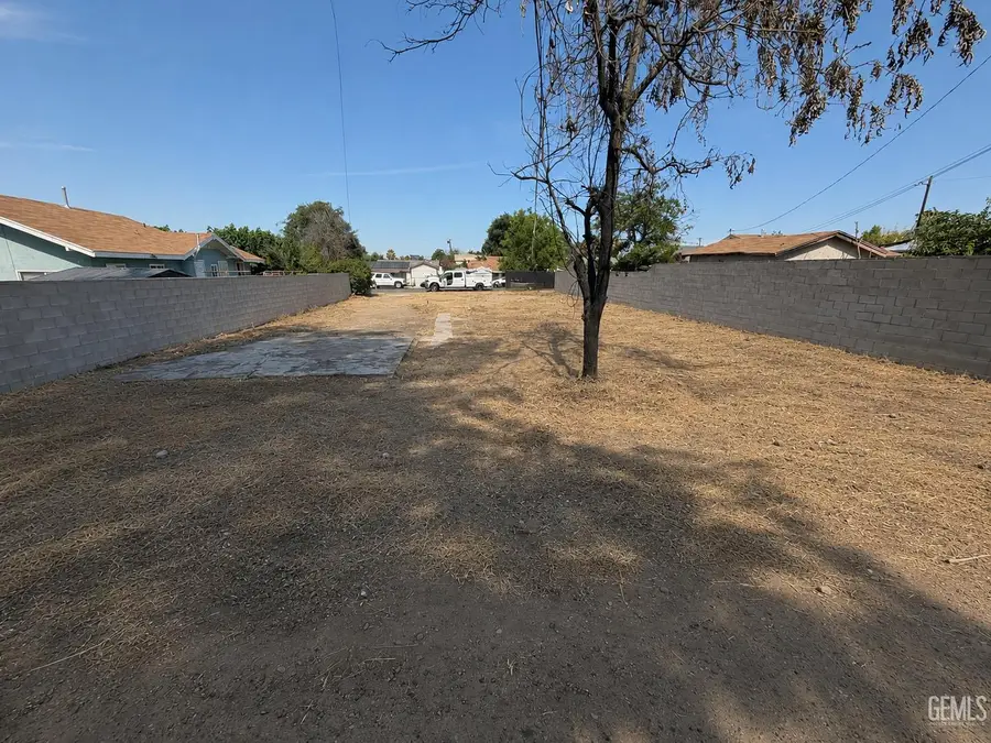 2302 ARLINGTON STREET, Bakersfield, CA 93305 - #2