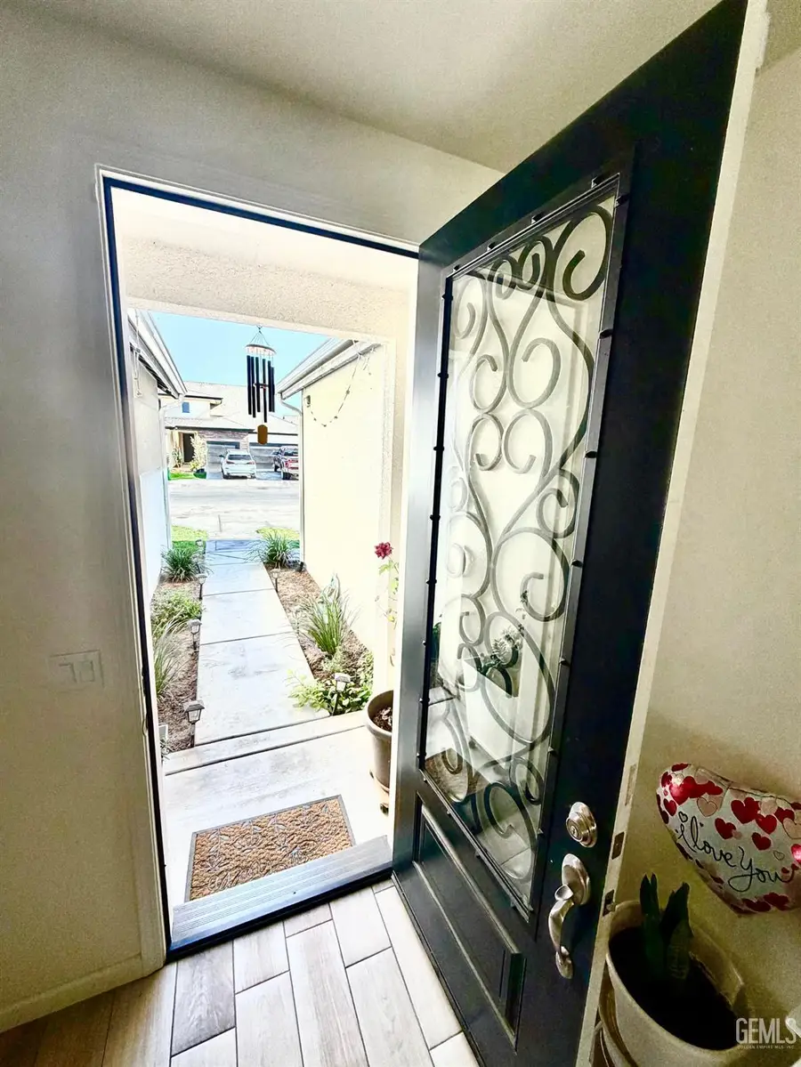 124 SWAN, Delano, CA 93215 - #2