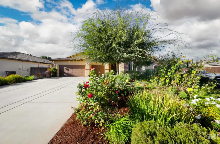 15102 CHATSWORTH AVENUE, Bakersfield, CA 93314 - #2