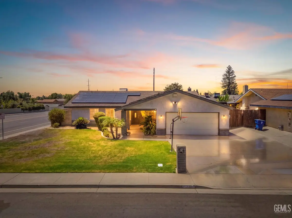 2700 SIERRAGLEN COURT, Bakersfield, CA 93306 - #1