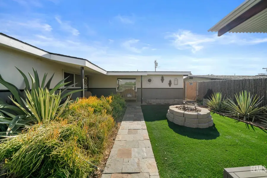 2713 SAINT MARYS STREET, Bakersfield, CA 93305 - #3