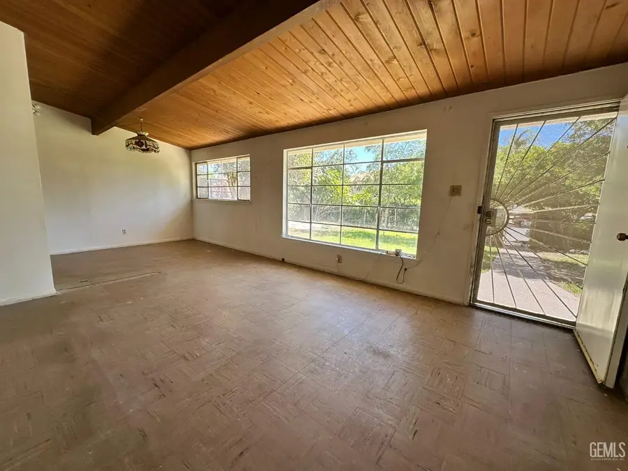 2908 CORNELL STREET, Bakersfield, CA 93305 - #2