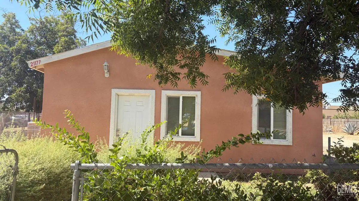 21177 UNIVERSAL ST, Lost Hills, CA 93249 - #1