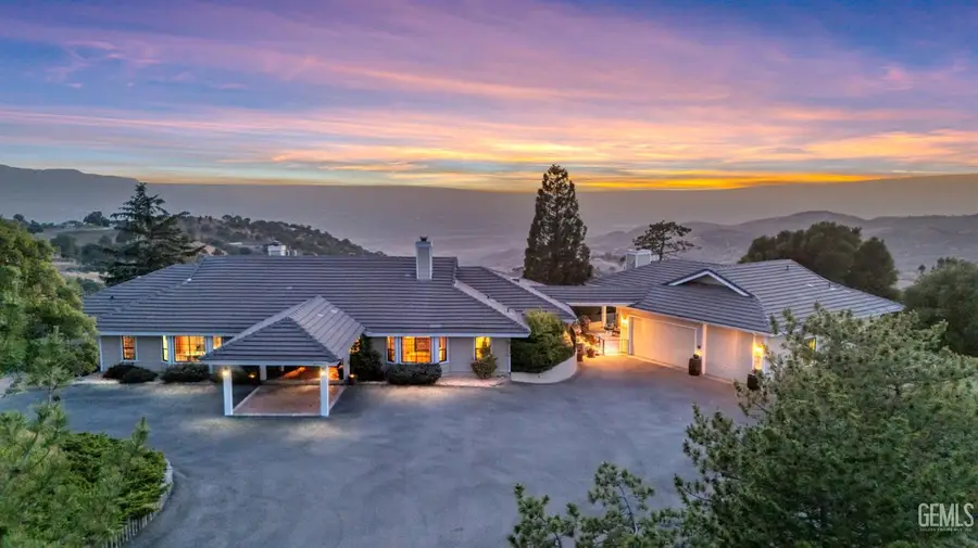 30300 PIEBALD COURT, Tehachapi, CA 93561 - #2