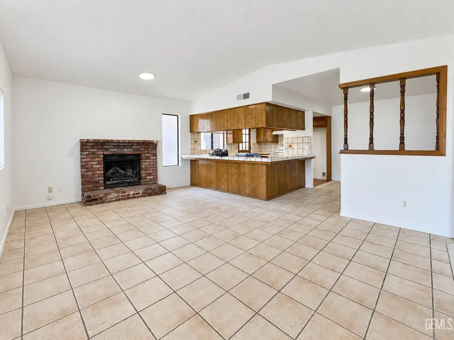 8525 HAUPT AVENUE, Bakersfield, CA 93306 - #3