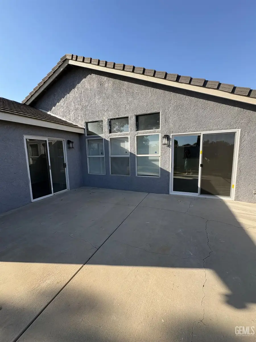 11609 HANNAH DENISE AVENUE, Bakersfield, CA 93312 - #3