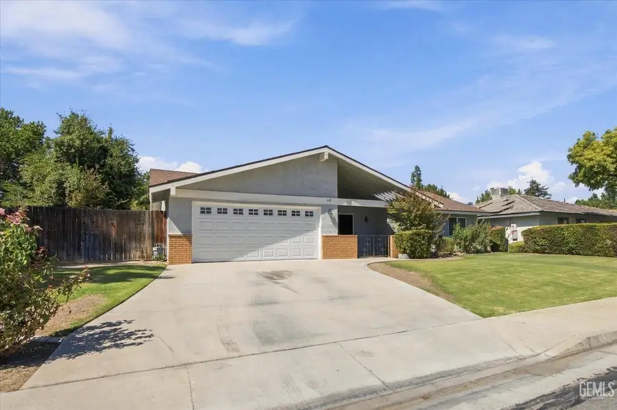 605 WINCHESTER STREET, Bakersfield, CA 93309 - #2