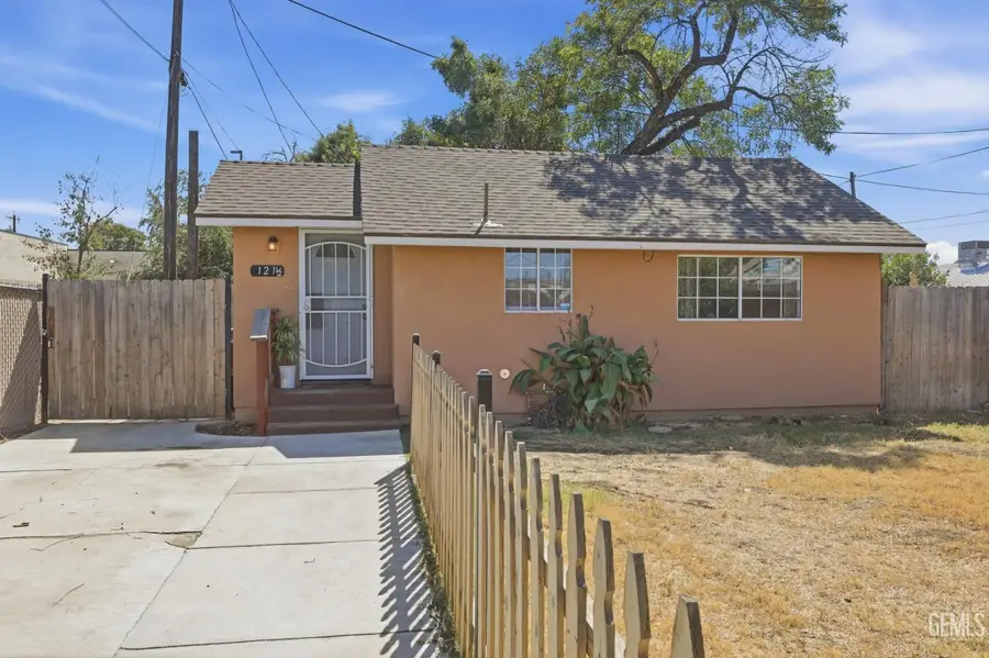 121 ROBERTS LANE, Bakersfield, CA 93308 - #2