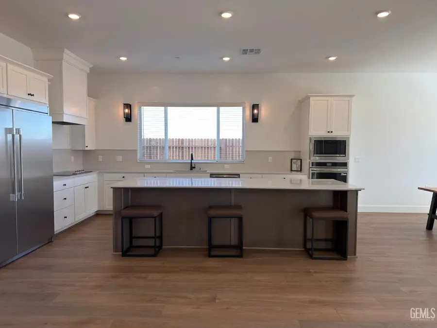 8301 MERRION SQUARE AVENUE, Bakersfield, CA 93311 - #2
