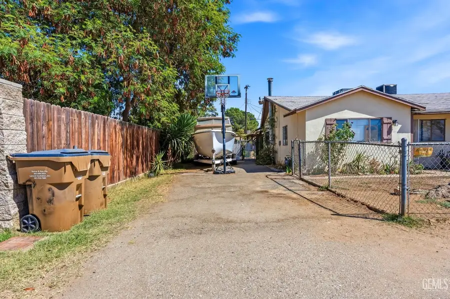963 SHAEFFER AVENUE, Bakersfield, CA 93307 - #3