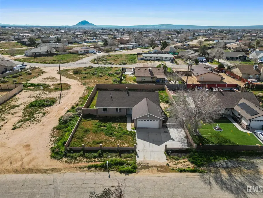 8572 IRONWOOD AVENUE, California City, CA 93505 - #3