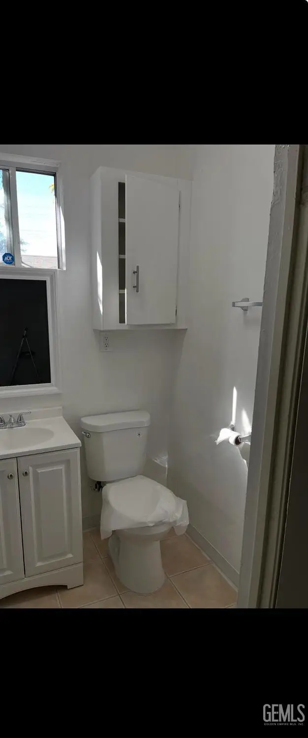 126 DECATUR, Bakersfield, CA 93308 - #3
