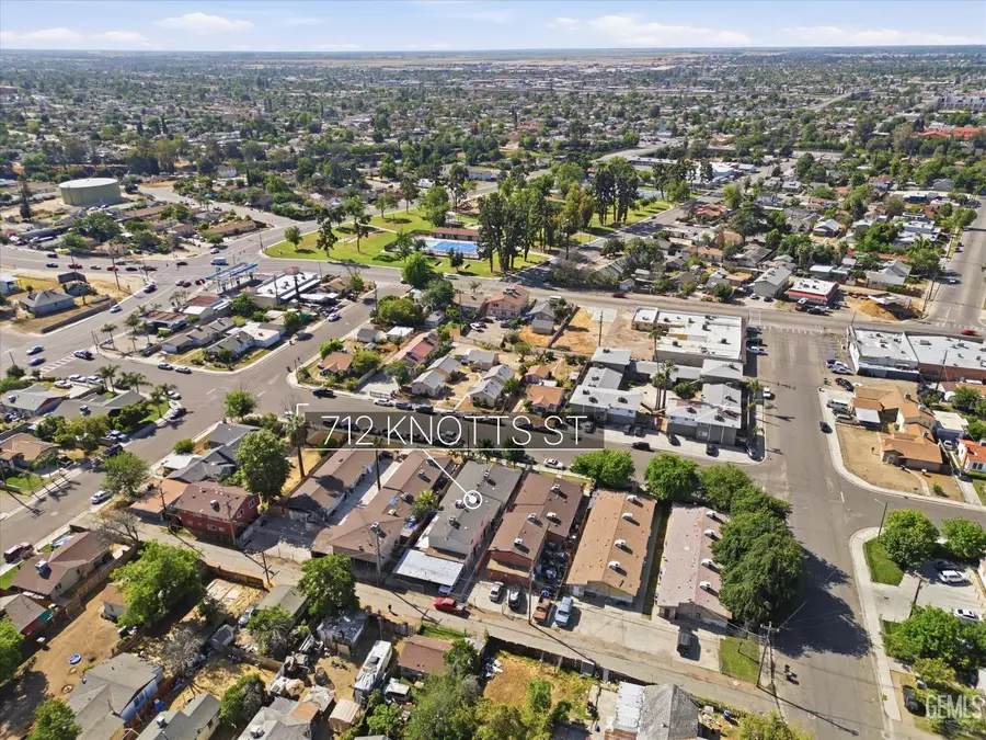 712 KNOTTS STREET, Bakersfield, CA 93305 - #3