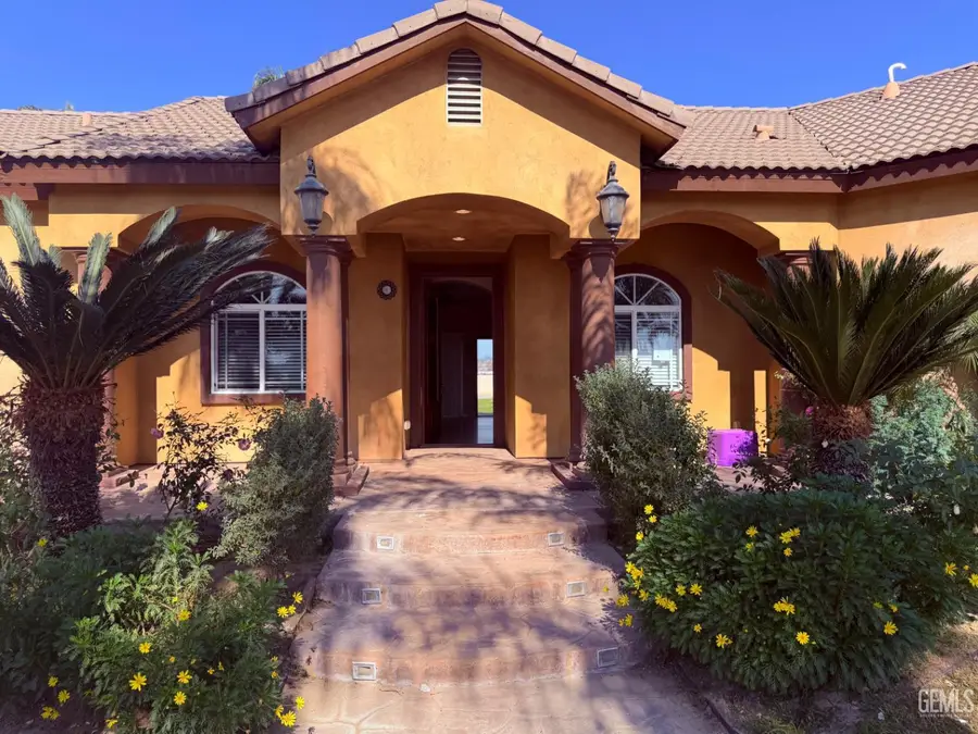 6328 SUGARLOAF, Bakersfield, CA 93313 - #3