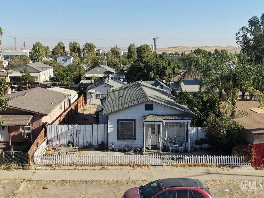 704 KERN STREET, Taft, CA 93268 - #1