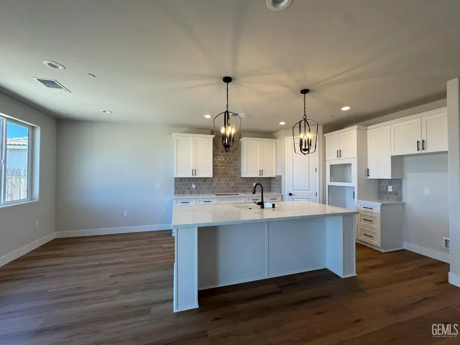 7308 GARRISON, Bakersfield, CA 93311 - #2