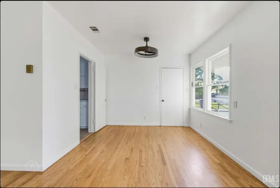 1609 CRESTVIEW DRIVE, Bakersfield, CA 93305 - #2