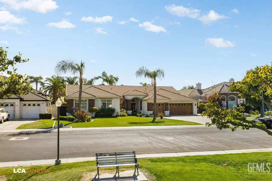 6727 PARK WEST CIRCLE, Bakersfield, CA 93308 - #3